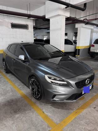 VOLVO V40 2.0 T5 R-DESIGN GASOLINA 4P AUTOMÁTICO VOLVO V40 2.0 T5 R-DESIGN GASOLINA 4P AUTOMÁTICO